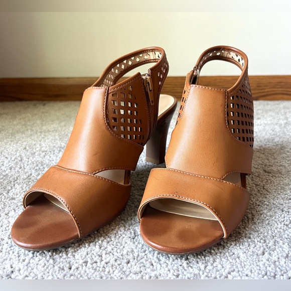 Women’s Block Heel Sandal with Cut-Outs | Size 8.5 | Camel/Tan Color | Worn Once - Picture 7 of 7